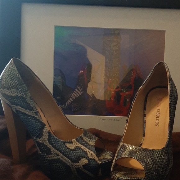 Heels - Picture 3 of 3